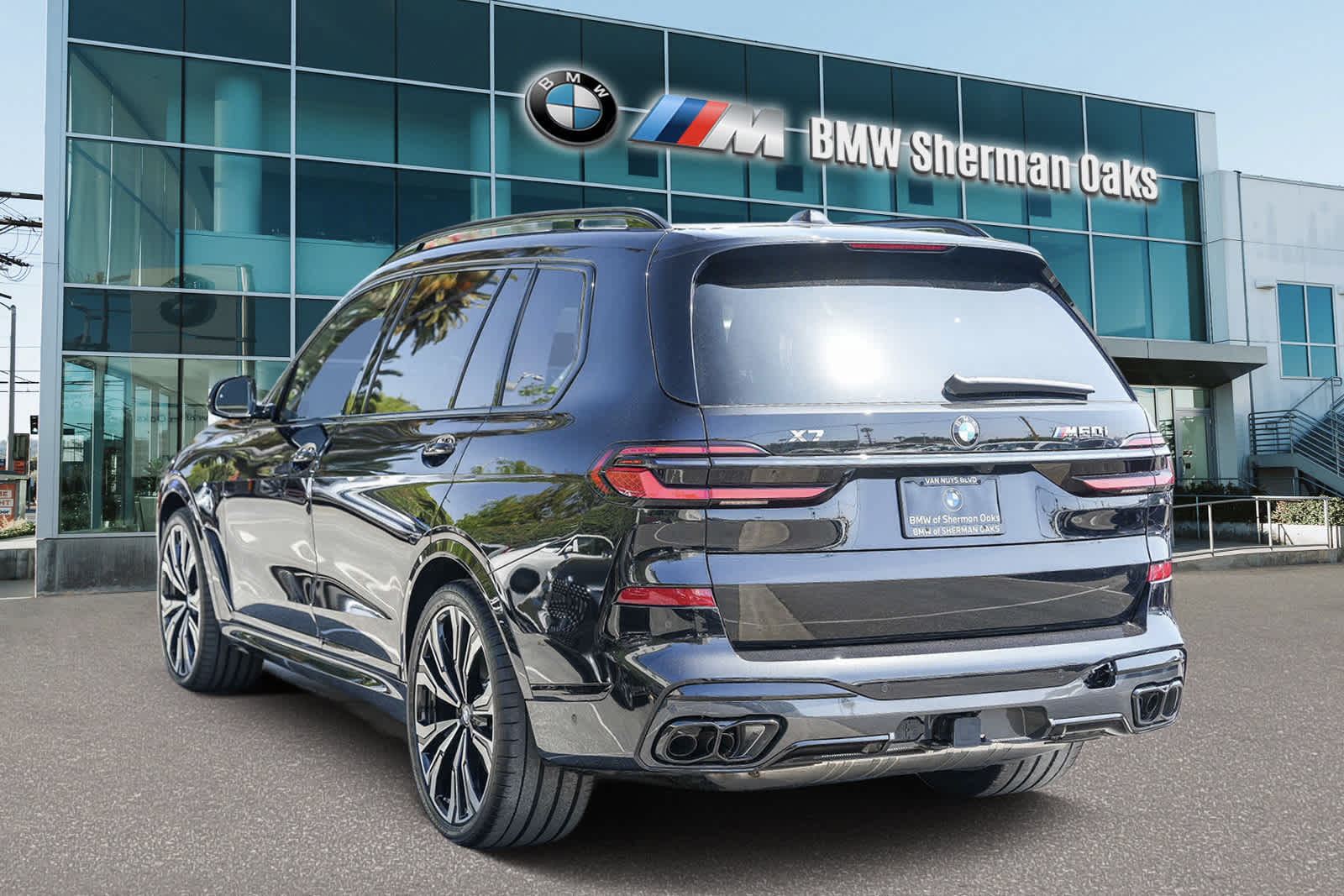 2025 BMW X7 M60i 6