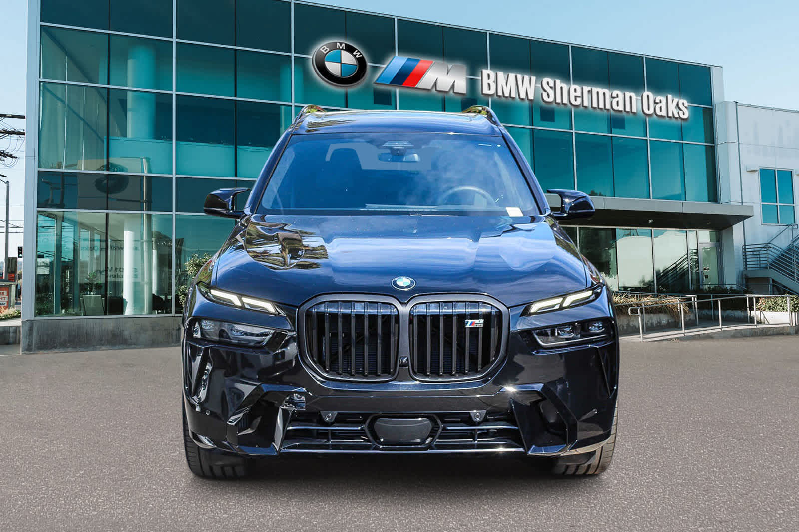 2025 BMW X7 M60i 2