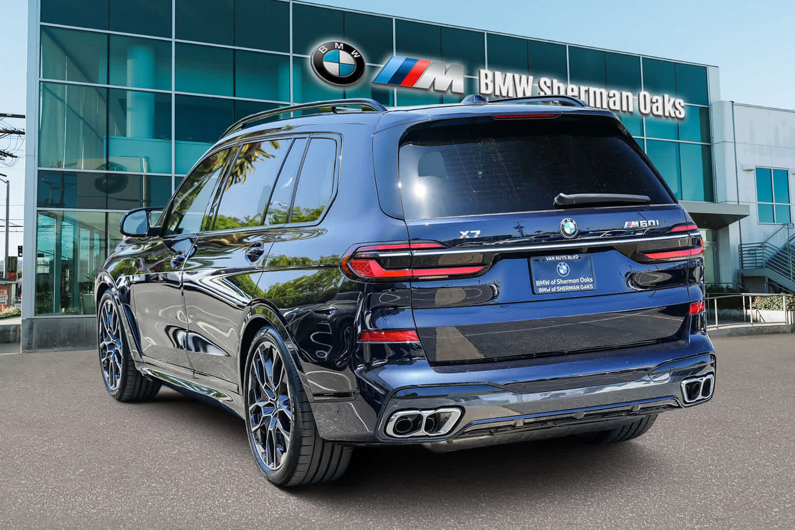 2025 BMW X7 M60i 6