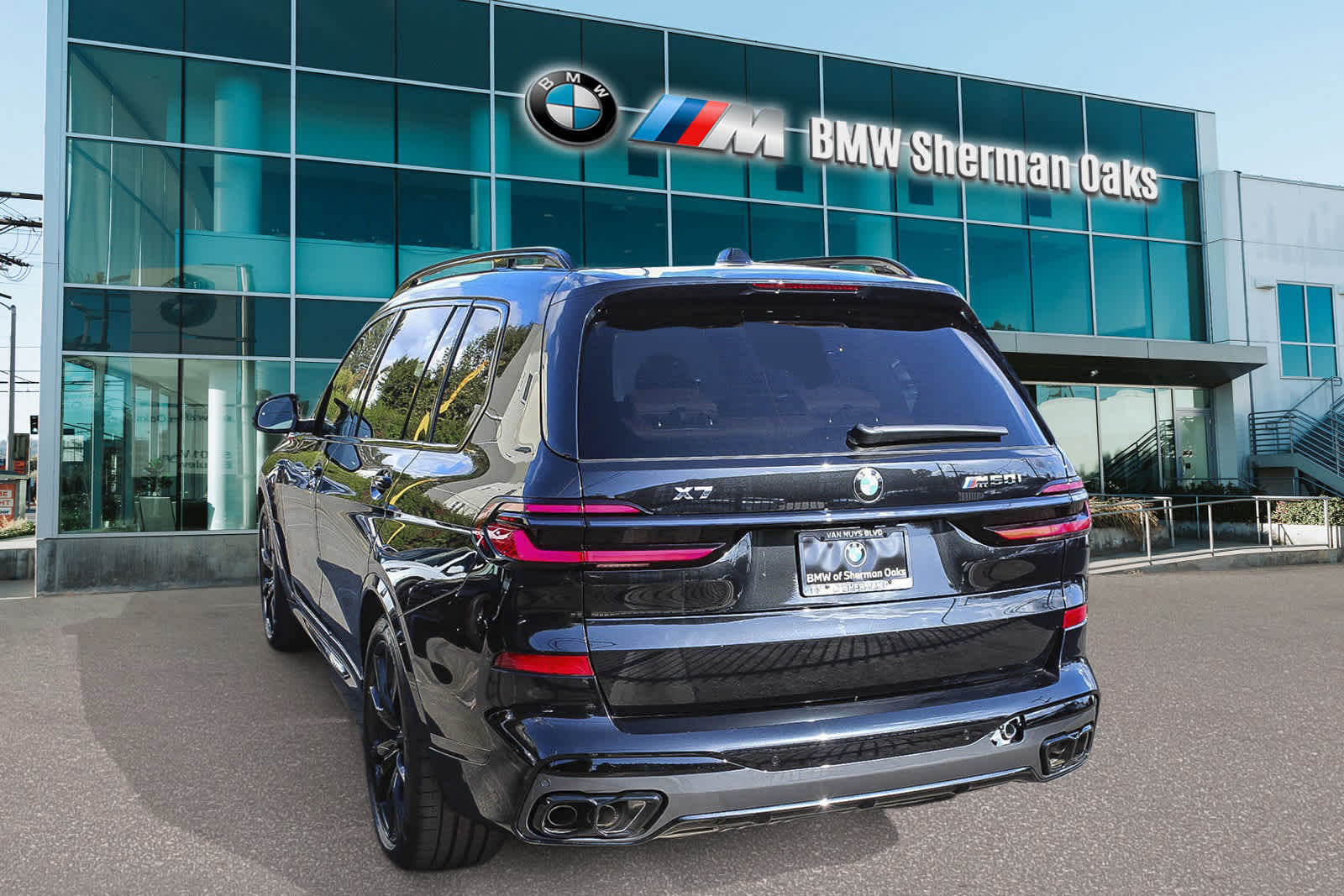 2025 BMW X7 M60i 6