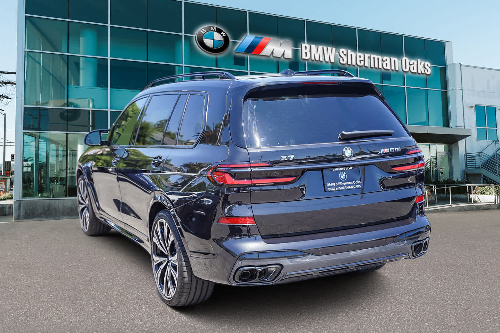 2025 BMW X7 M60i 6