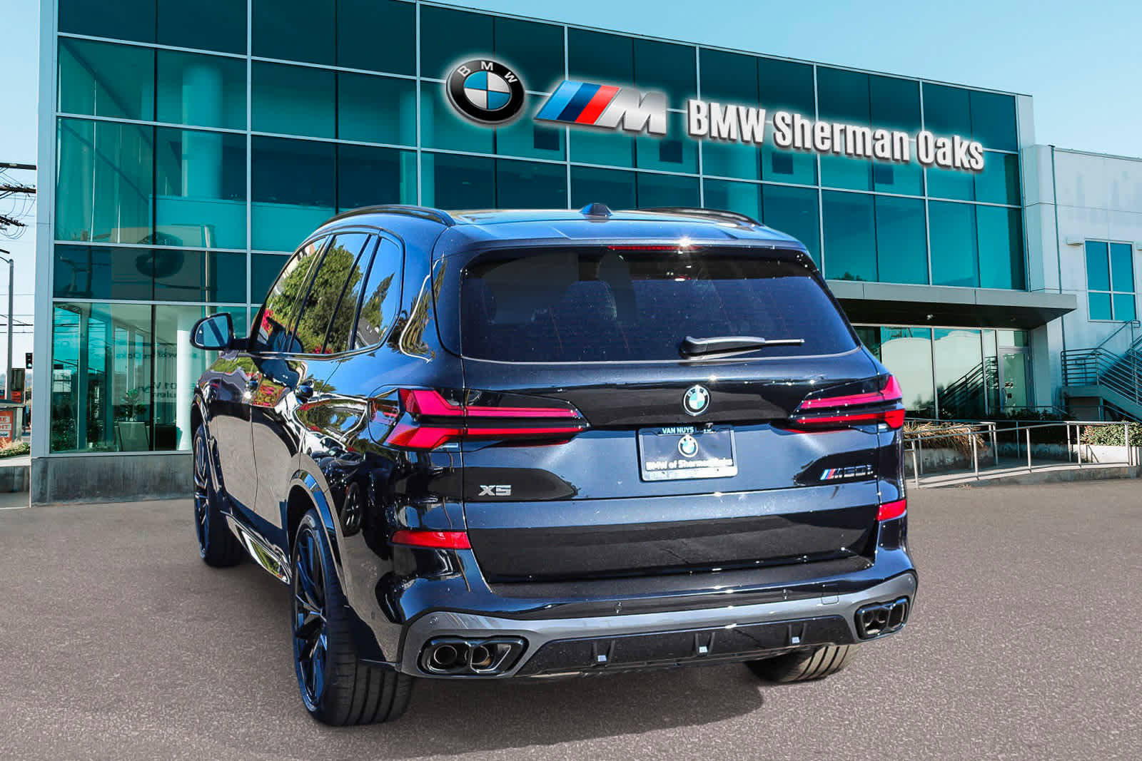 2025 BMW X5 M60i 6