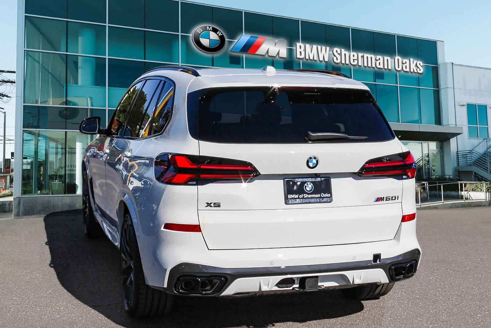 2025 BMW X5 M60i 6