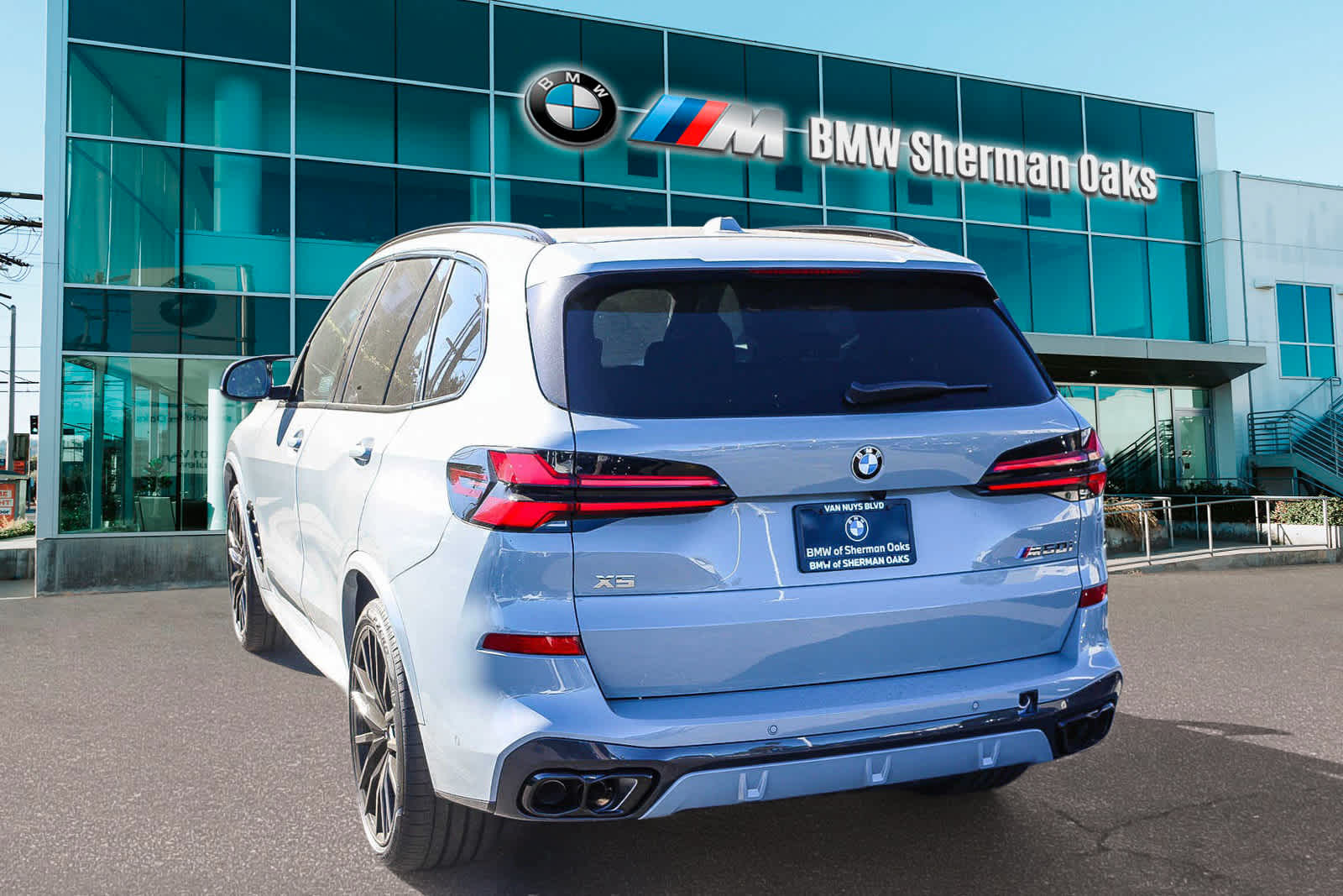 2025 BMW X5 M60i 6