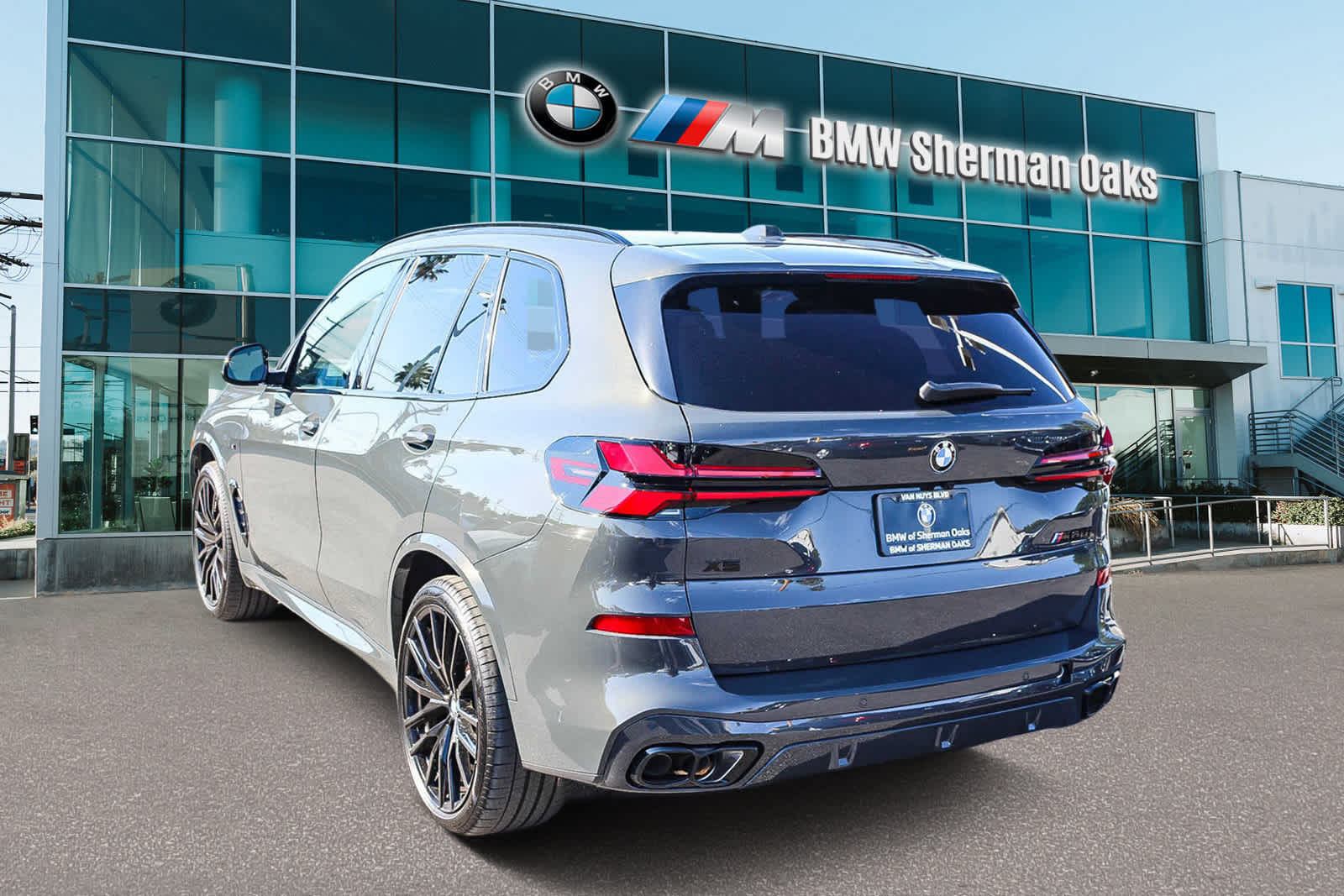 2025 BMW X5 M60i 6