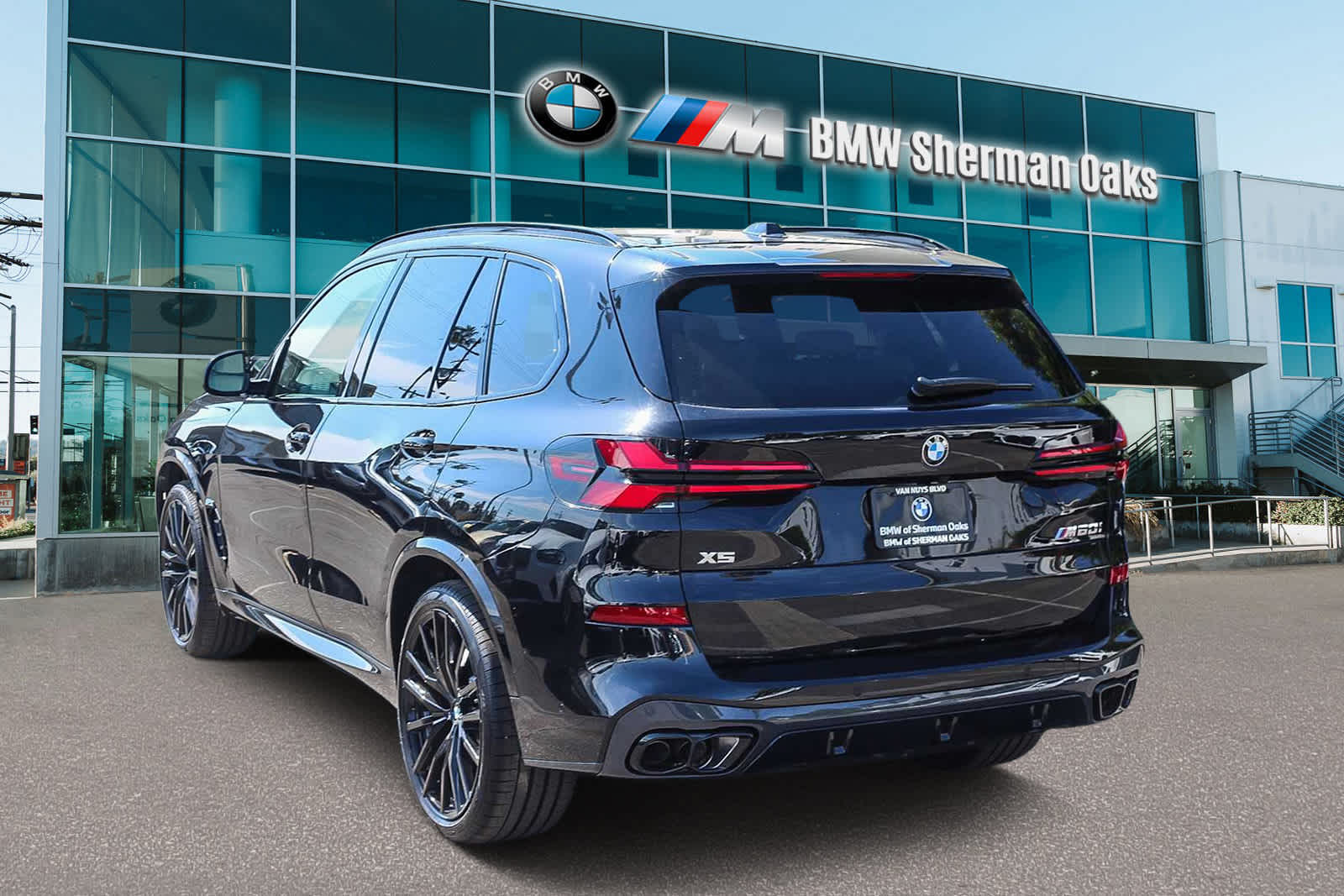 2025 BMW X5 M60i 6