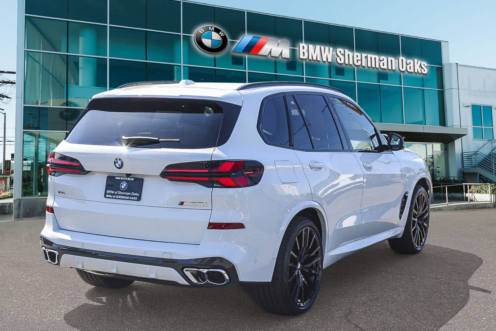 2025 BMW X5 M60i 4