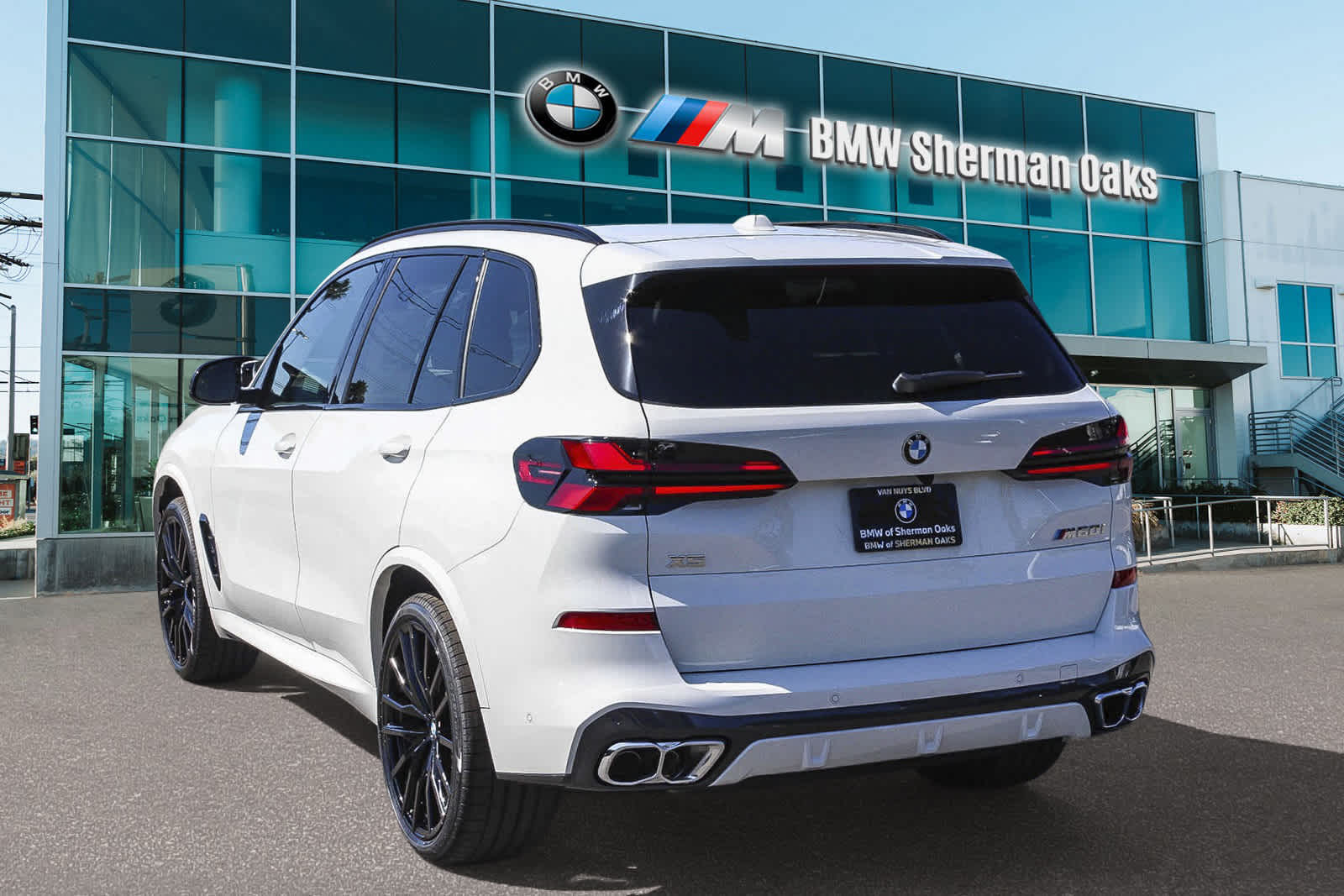 2025 BMW X5 M60i 6