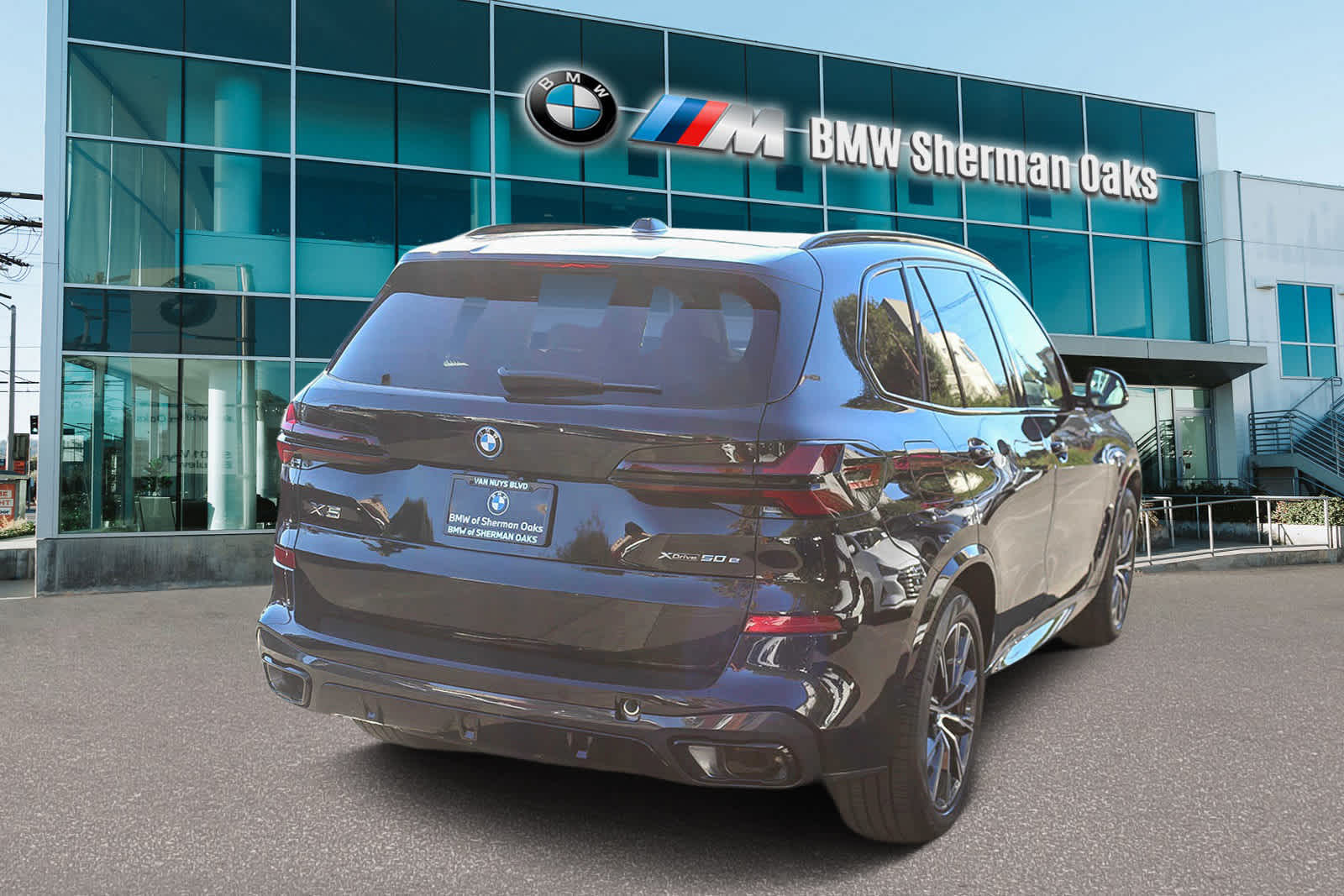 2025 BMW X5 xDrive50e 8