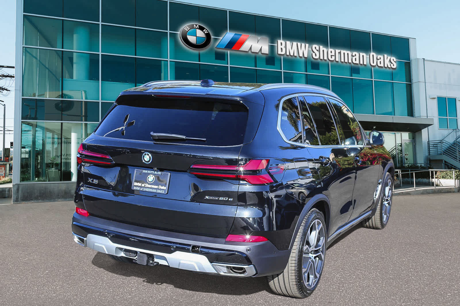 2025 BMW X5 xDrive50e 8