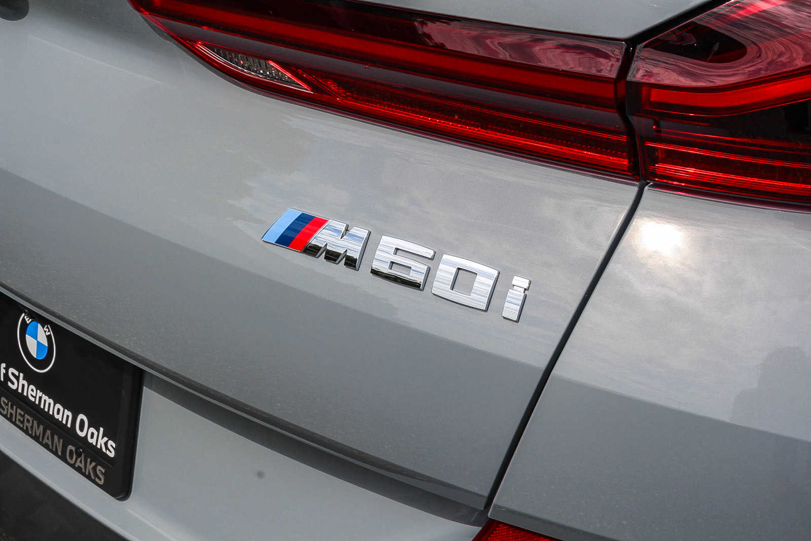 2025 BMW X6 M60i 27