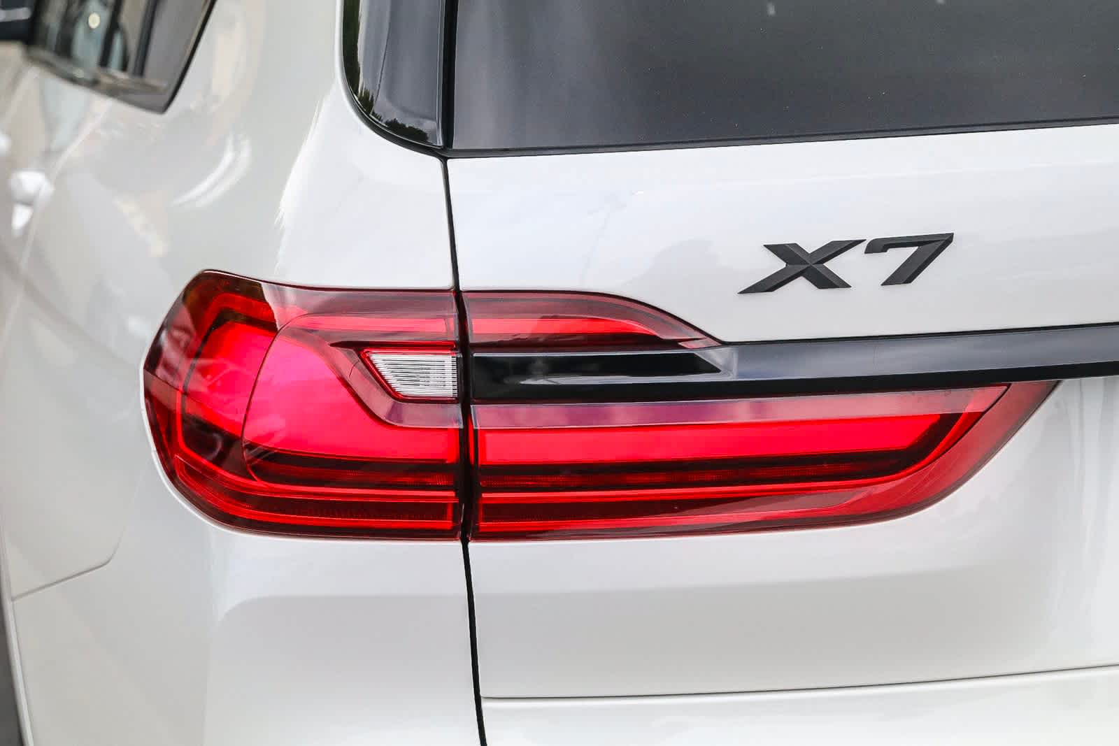 2022 BMW X7 xDrive40i 9