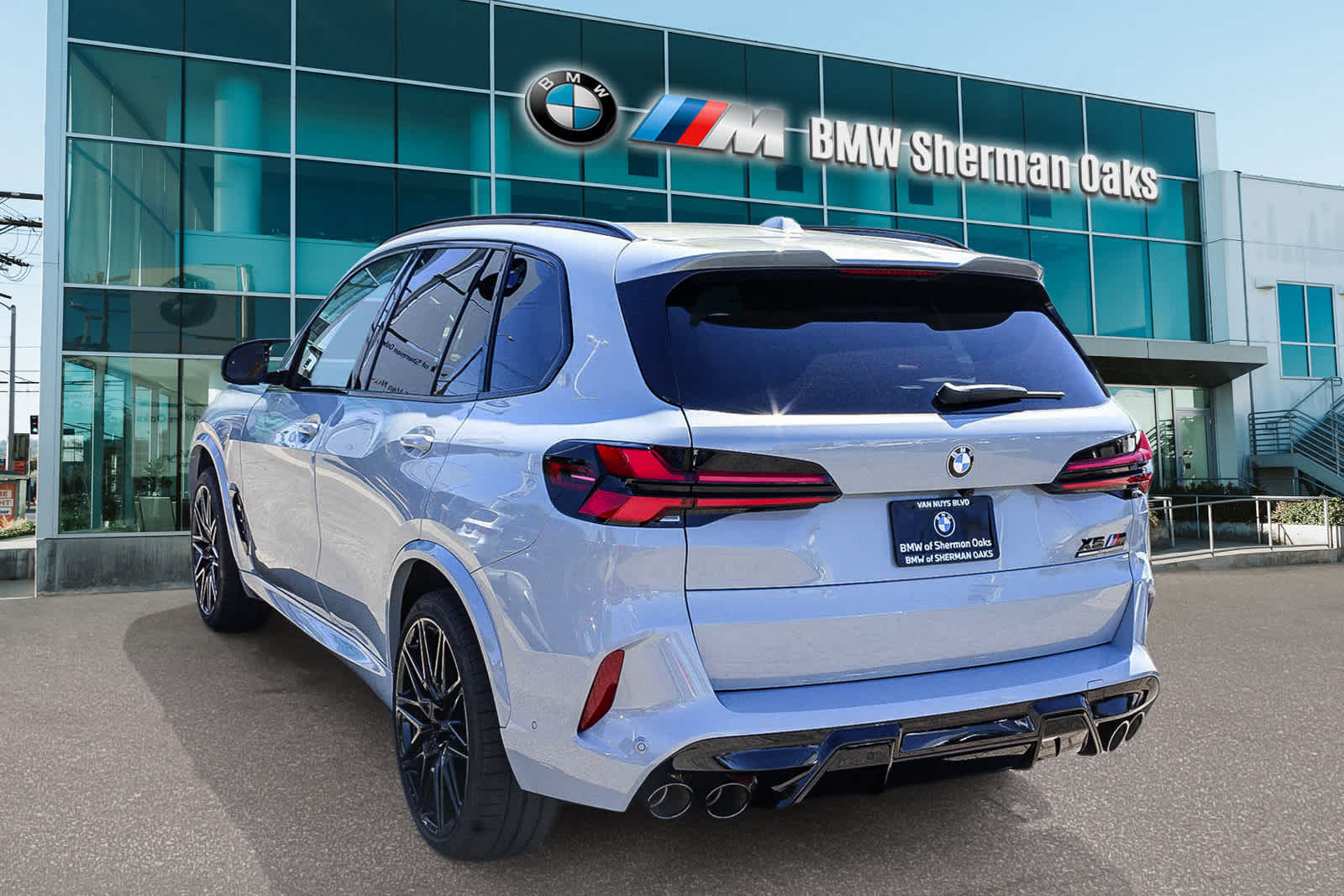 2025 BMW X5 M Competition 6