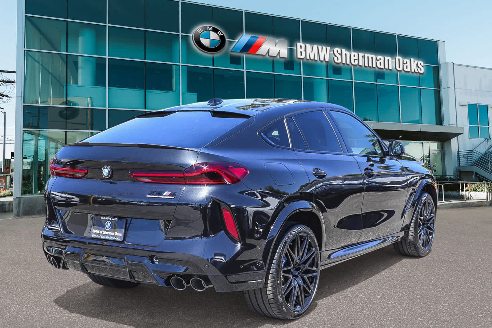 2025 BMW X6 M  4