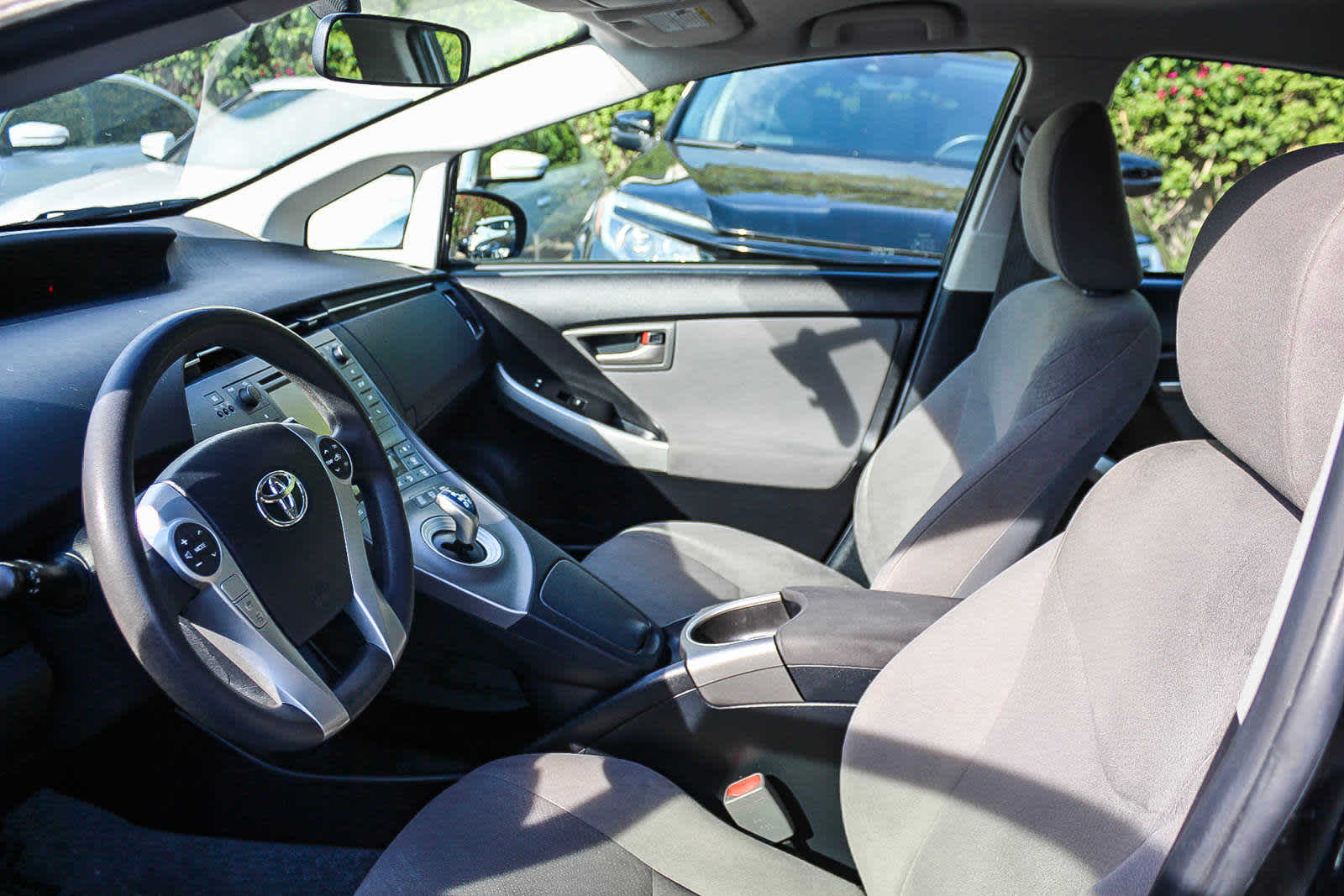 2015 Toyota Prius Two 17