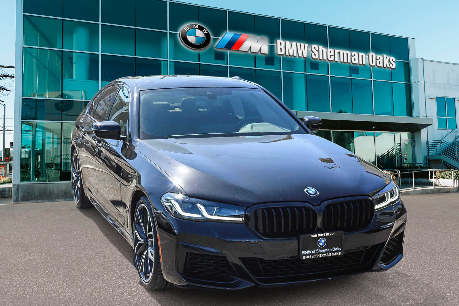 2022 BMW 5 Series M550i xDrive 3