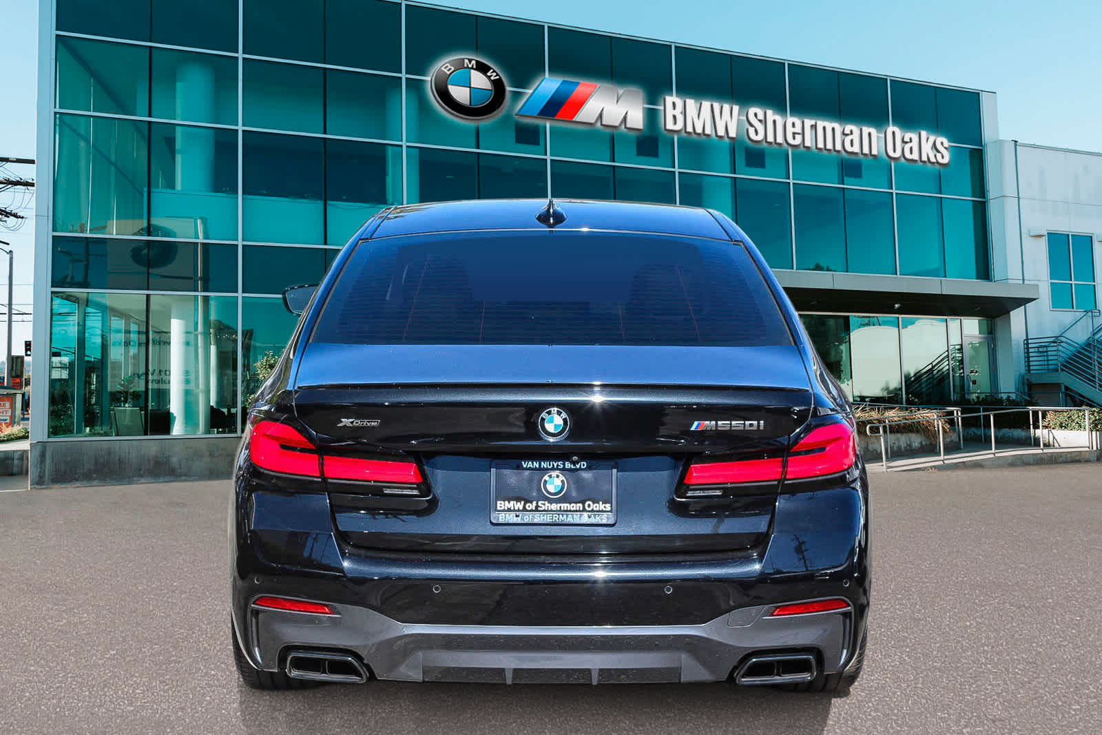 2022 BMW 5 Series M550i xDrive 5