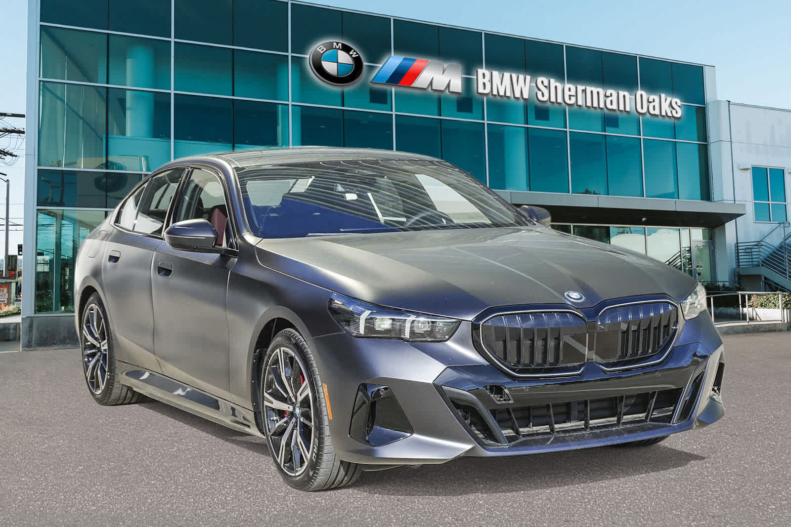 2025 BMW 5 Series 550e xDrive 5