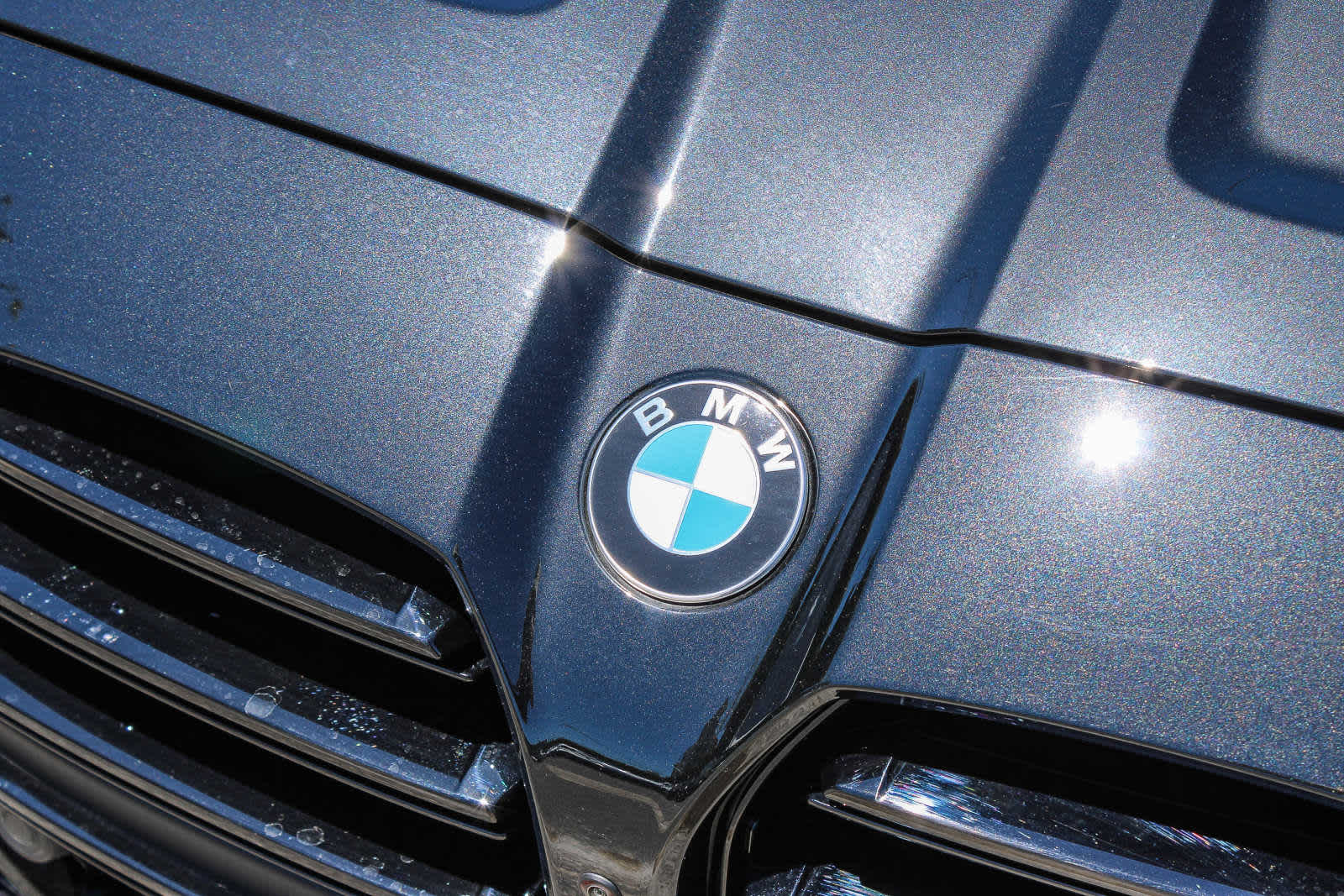 2025 BMW M4  12