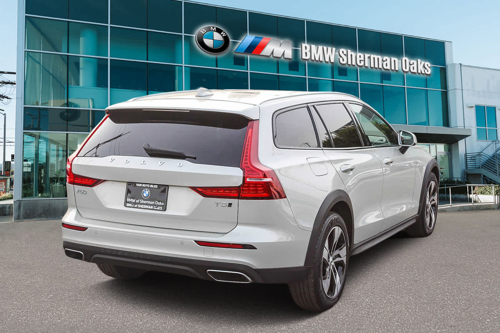 2022 Volvo V60 Cross Country  4