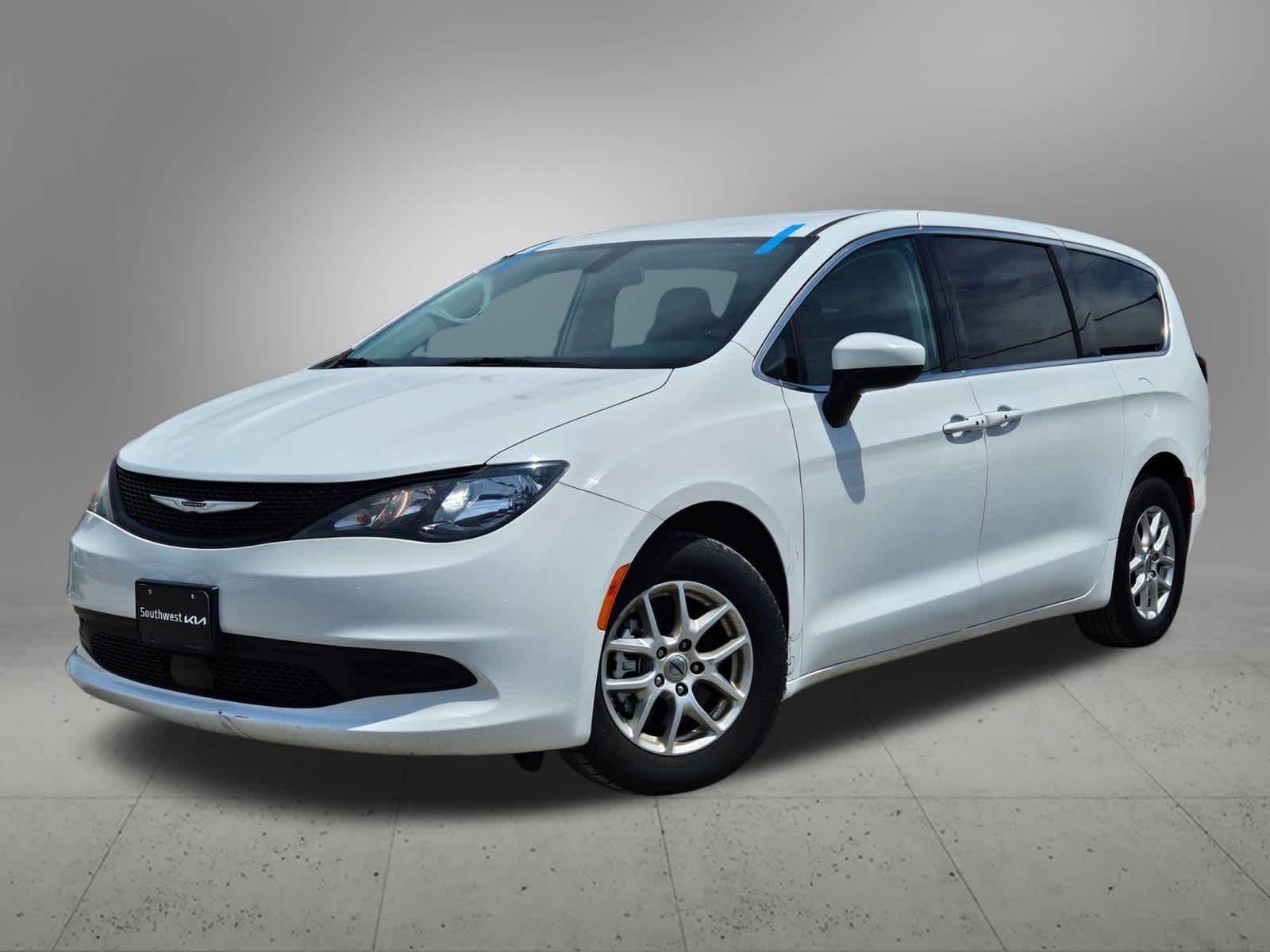 2022 Chrysler Voyager