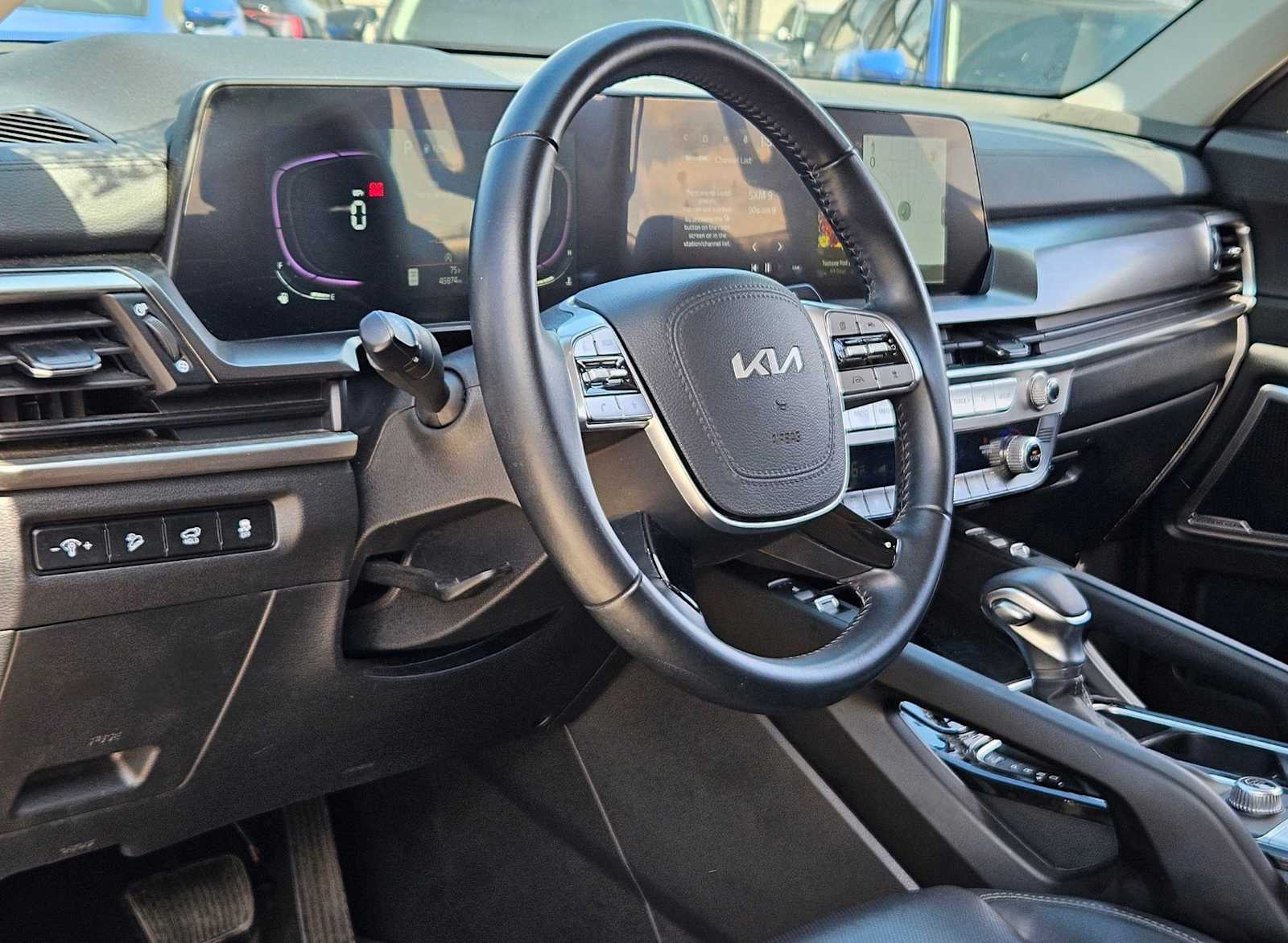 View vehicle photo 2