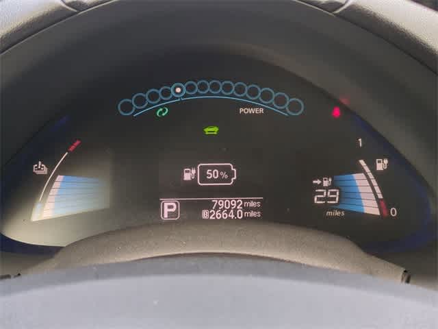 2013 Nissan LEAF S 28