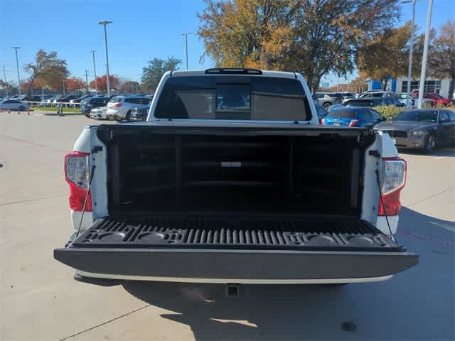 2020 Nissan Titan SV 4x2 Crew Cab 32