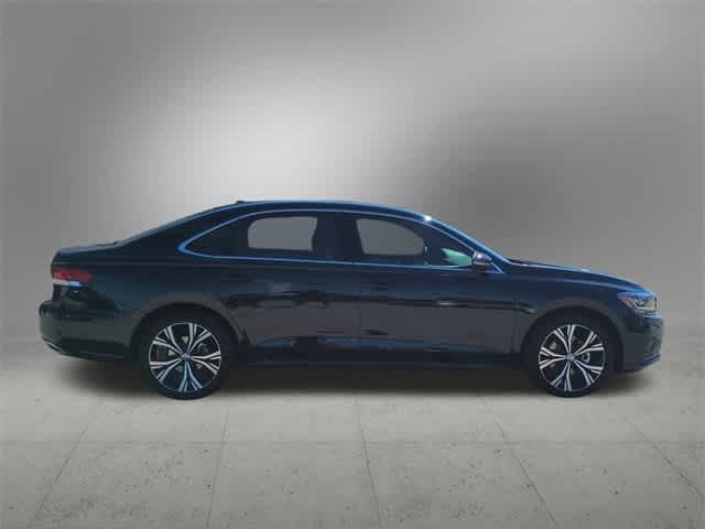 2022 Volkswagen Passat 2.0T SE 7