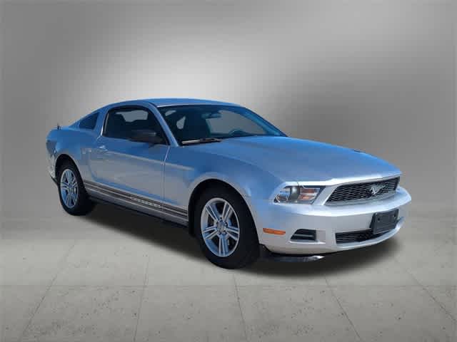 2011 Ford Mustang V6 8