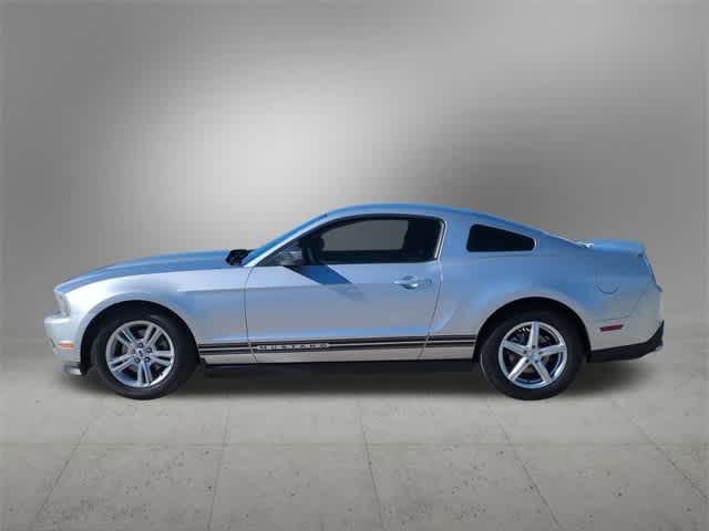 2011 Ford Mustang V6 3