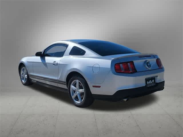 2011 Ford Mustang V6 4