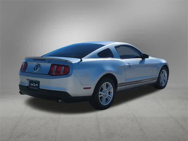 2011 Ford Mustang V6 6