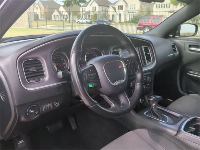 2019 Dodge Charger SXT 2