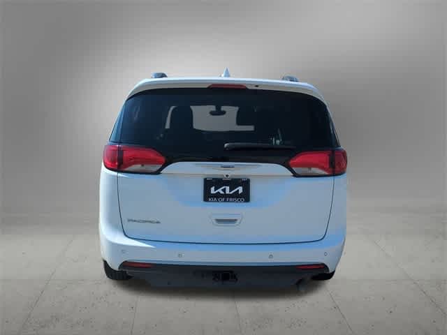 2020 Chrysler Pacifica Touring L 5