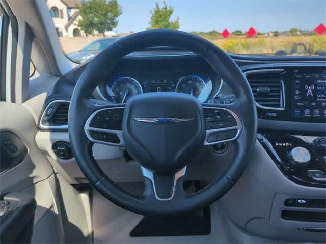 2020 Chrysler Pacifica Touring L 22