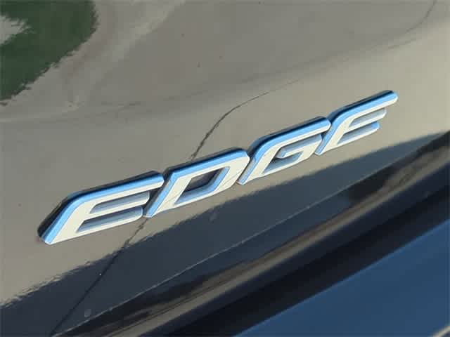 2019 Ford Edge Titanium 12