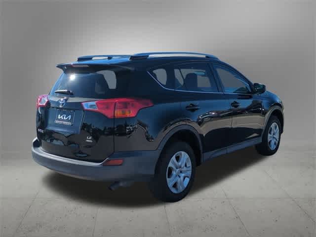 2013 Toyota RAV4 LE 6