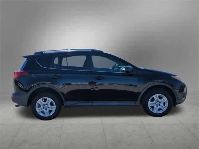 2013 Toyota RAV4 LE 7