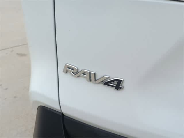 2019 Toyota RAV4 XLE Premium 12