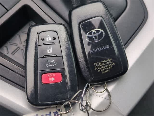 2019 Toyota RAV4 XLE Premium 35