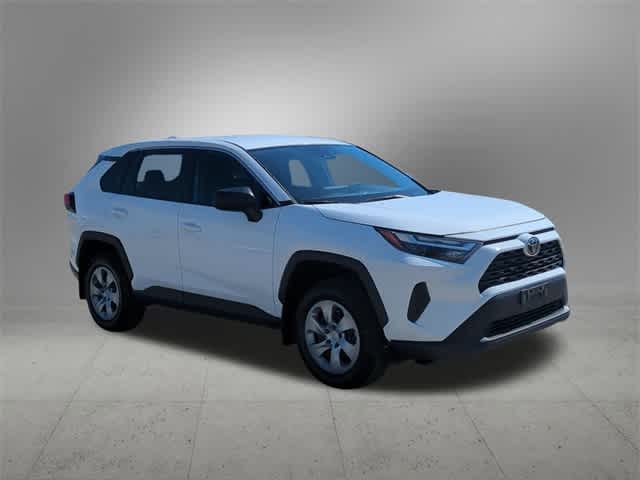 2023 Toyota RAV4 LE 8