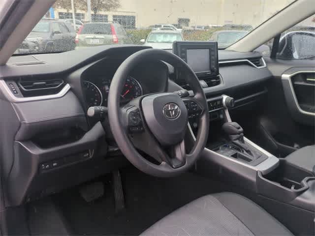 2022 Toyota RAV4 XLE 2