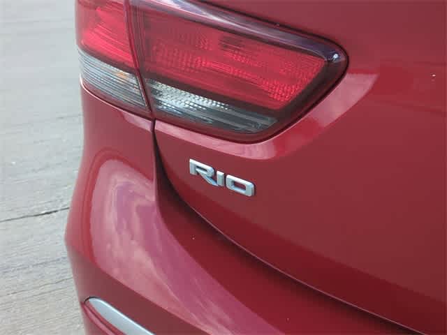 2022 Kia Rio S 11