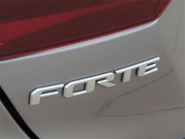 2023 Kia Forte LXS 12