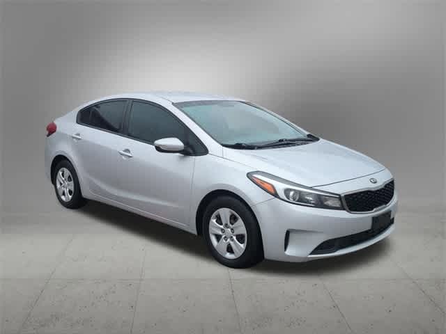 2017 Kia Forte LX 8