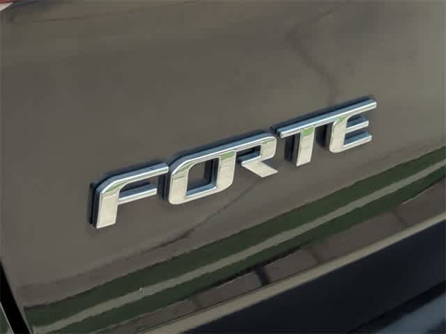 2018 Kia Forte S 12