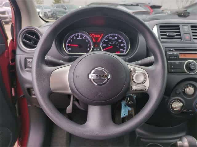 2014 Nissan Versa SV 21