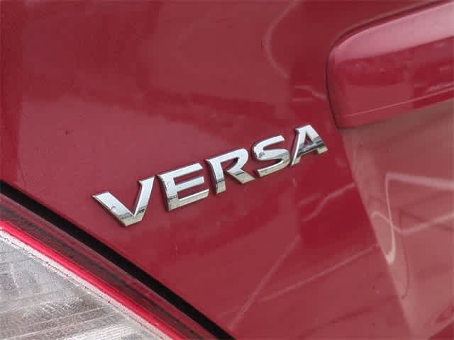 2014 Nissan Versa SV 11