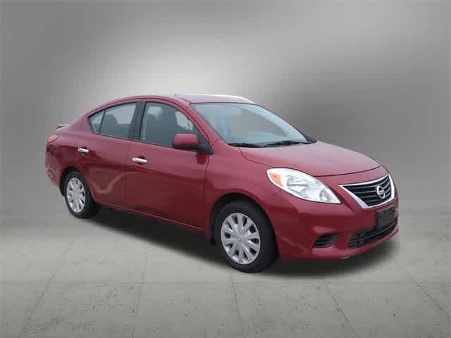 2014 Nissan Versa SV 8